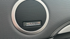 Land Rover Discovery 3.0 D300 R-Dynamic HSE 5dr Auto Diesel Station Wagon